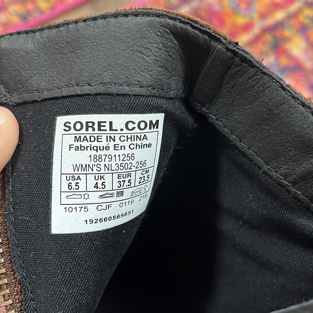 Sorel boots - Picture 6 of 6